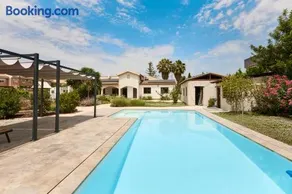 Garden House in Alicante with Infinity Pool - by Welcomely - Image 3