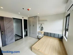 Modern Stylish House in Heart of City Centre - Image 3