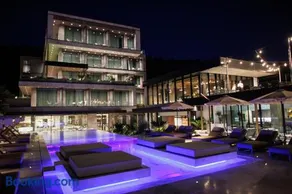 Prado Luxury Hotel - Image 1