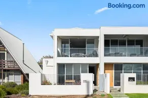 Meander - Port Noarlunga South - C21 SouthCoast Holidays - Image 1