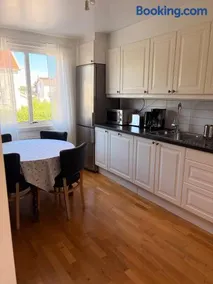 Fräsch och fin 2:a. Gångavstånd till Strömstads Centrum - Image 5