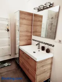 Superbe maison rénovée avec agréable jardin - Image 3