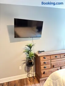 Private Room at North Shore Nest - Image 3