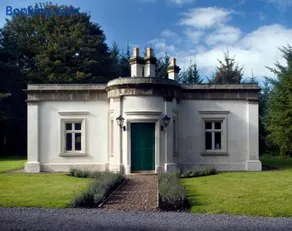 Triumphal Arch Lodge - Image 2