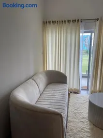 Luxury Golf Apartment - Image 4