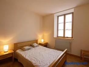 Gîte convivial avec jardin, accepte animaux, idéal pour nature et randonnées en Auvergne - Image 3