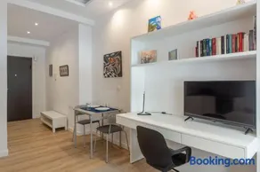 Brand new apartment in Athens - Image 1