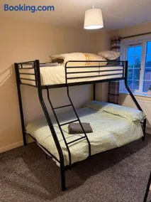 Large, 3 Floors, Sleeps 14, 3 Baths, View, Parking, Grimsby Cleethorpes - Image 2