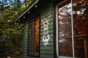 Grinmore Lakeside Hideaway with Panoramic View - Image 1