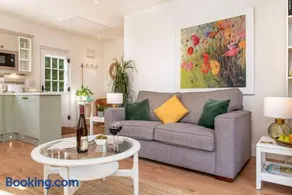 Luxury Country Cottage - Apple Pie Luxury Escapes - Image 5