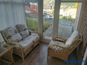 Twyngaer, a spacious 3 bedroom bungalow sleeps 5 - Image 4