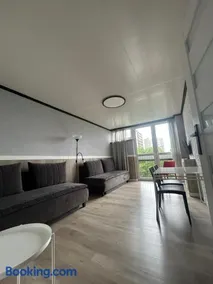 TOP ONE Apartments - Image 2