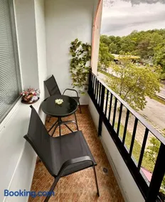 Cozy Home 2 Bedroom apartment - Image 4