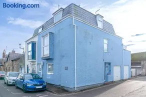 Castle Mews - Image 2