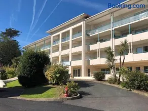 Studio au calme avec piscine, face golf, parking gratuit, tout à pied à 10mn centre ville - Image 2