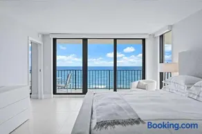 Oceanfront Luxury Retreat with Private Beach - Image 2