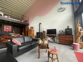 Guest Rooms by Art Bruges - Image 2