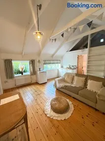 The Country club - Woodland cabin - Image 4