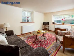 Grooms Cottage - Image 2