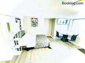 KAWS 2 Bed Apartment by CityLux - 10 mins Airport - Image 1