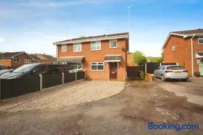 Entire home in Redditch - Image 5