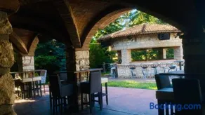 Hipodruma Resort & Pool - Image 3