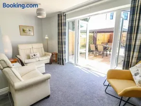Hall View - Image 4
