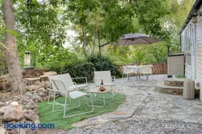 Mountain & Pool Retreat - Camping Pitres - Image 1