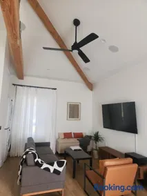 Ladera Retreat near Sofi Stadium, LAX, Beach - Image 1