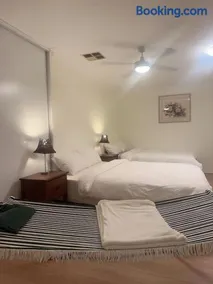 Private Room-2Queen beds - Image 4