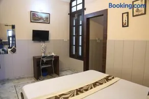 Time Square Guest House - Image 4