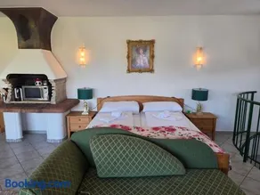 Hawa's Penthouse Studio with Terrace - Image 2