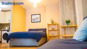 Cosy Flat off City Centre - Image 2