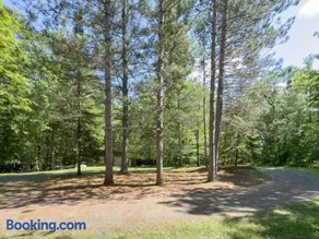 Pet-Friendly Lakefront Cabin by arc Vacation Rentals - Image 2