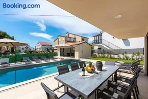 Villa Domenica Medelina 5. City center, pool, jacuzzi, sauna - Image 3