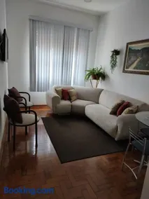 Apartamento 2 dormitórios, wifi, ponta da praia, predio em frente ao mar - Santos - Image 1
