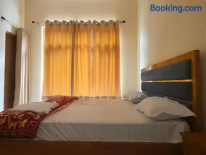 Hotel Aditya - Image 2