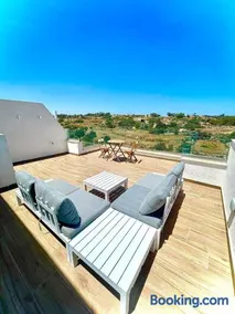 Axtart Penthouse with Amazing Views - Image 1