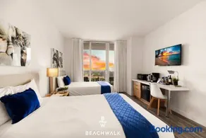 Breezy Studio with Marina View & Balcony - Image 2