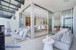 Lookout 334 - Endless Ocean Views - Rooftop Spa - Image 2