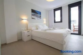 Charmant appartement de vacances avec jardin, piscine et internet haut débit | Vue jardin | Plage à proximité - Image 4