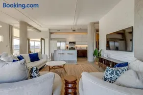 Amazing 2 Bd 4th floor condo with spectacular views - Image 2