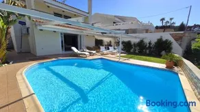 Holiday villa SUNJOY close to the beach - Image 1