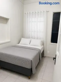 ParaHouse - Image 1
