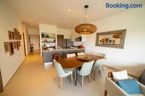 87978 DELUXE and unique 3BR condo by The Harbor, Via Montejo - Image 3
