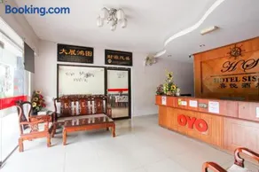 OYO 89539 Hotel Siswa - Image 1