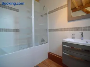 Holiday home in a historic building near Montreuil - Image 4