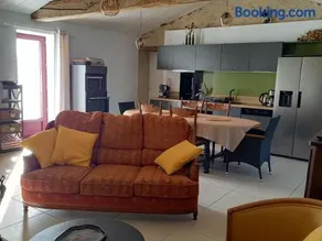 Gîte rénové avec piscine chauffée et jardin clos, à proximité des plages et de la campagne bio. - FR-1-426-531 - Image 2
