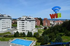 Apartamento con vistas y piscina - Image 1