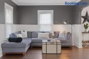 Chic Industrial 2 BDR Home - Image 2